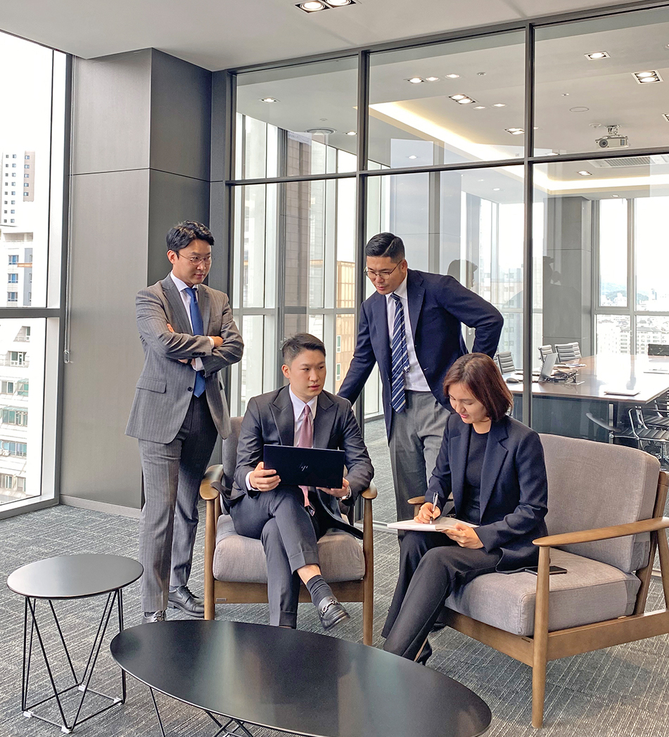 에이앤랩의 목표는 
“다른 로펌에서 할 수 없는 일을 해내는 것”입니다.